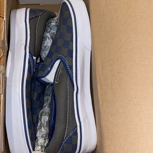 Vans classic slip ons